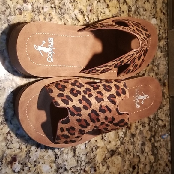 Sandals - Picture 3 of 3